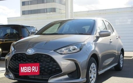 Toyota Yaris, 2024 год, 2 600 000 рублей, 6 фотография