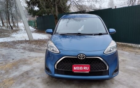 Toyota Sienta II, 2019 год, 1 800 000 рублей, 2 фотография