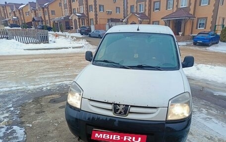 Peugeot Partner II рестайлинг 2, 2011 год, 325 000 рублей, 2 фотография