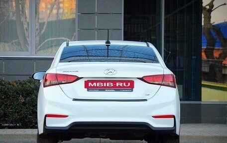 Hyundai Solaris II рестайлинг, 2017 год, 1 250 000 рублей, 2 фотография