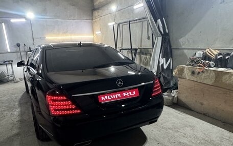 Mercedes-Benz S-Класс, 2010 год, 1 600 000 рублей, 1 фотография