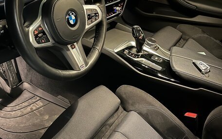 BMW 5 серия, 2019 год, 4 800 000 рублей, 15 фотография