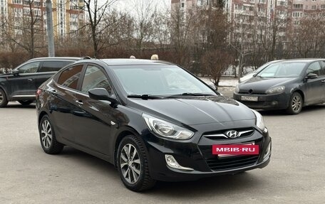 Hyundai Solaris II рестайлинг, 2013 год, 800 000 рублей, 3 фотография