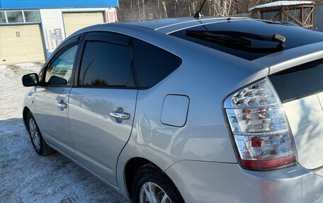 Toyota Prius, 2011 год, 770 000 рублей, 3 фотография