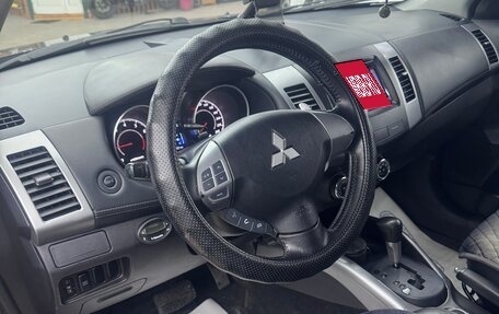 Mitsubishi Outlander III рестайлинг 3, 2010 год, 1 800 000 рублей, 14 фотография