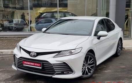 Toyota Camry, 2021 год, 3 550 000 рублей, 1 фотография