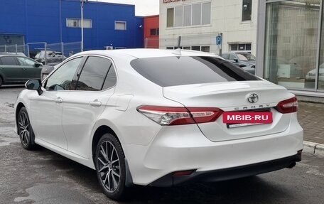 Toyota Camry, 2021 год, 3 550 000 рублей, 6 фотография