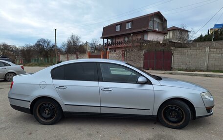 Volkswagen Passat B6, 2005 год, 670 000 рублей, 3 фотография