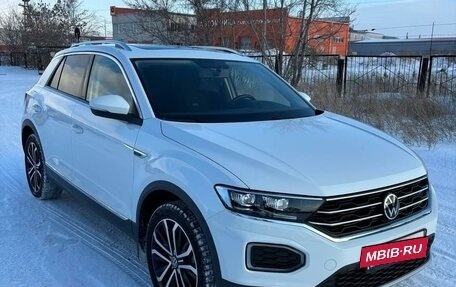 Volkswagen T-Roc I, 2020 год, 2 550 000 рублей, 3 фотография