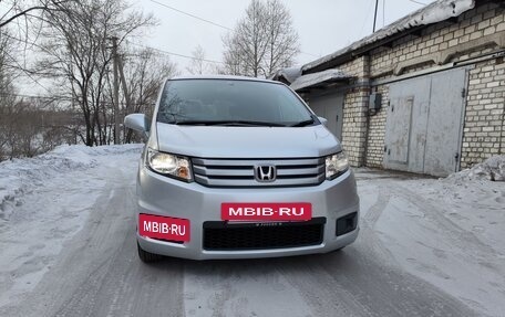 Honda Freed I, 2010 год, 1 090 000 рублей, 2 фотография