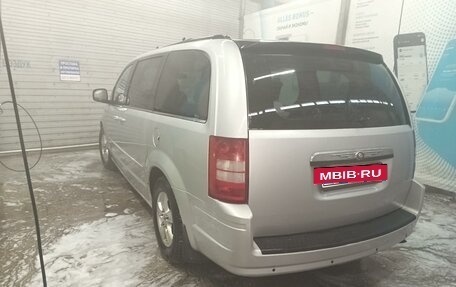 Chrysler Voyager IV, 2008 год, 1 200 000 рублей, 5 фотография