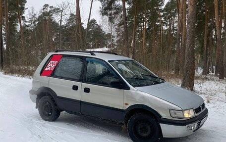 Mitsubishi Space Runner II, 1995 год, 185 000 рублей, 1 фотография