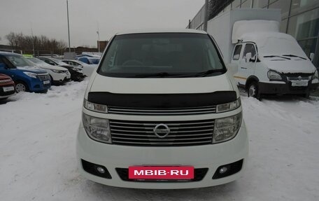 Nissan Elgrand III, 2002 год, 1 400 000 рублей, 2 фотография