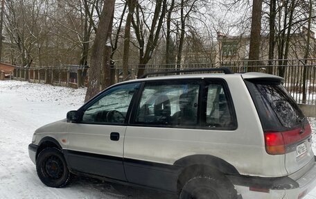 Mitsubishi Space Runner II, 1995 год, 185 000 рублей, 3 фотография