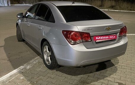 Chevrolet Cruze II, 2009 год, 780 000 рублей, 4 фотография