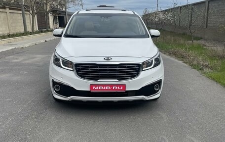 KIA Carnival III, 2018 год, 3 000 000 рублей, 1 фотография