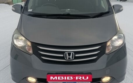 Honda Freed I, 2011 год, 1 199 999 рублей, 2 фотография