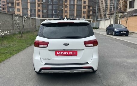 KIA Carnival III, 2018 год, 3 000 000 рублей, 3 фотография