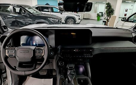 Toyota Land Cruiser Prado, 2024 год, 13 690 000 рублей, 5 фотография