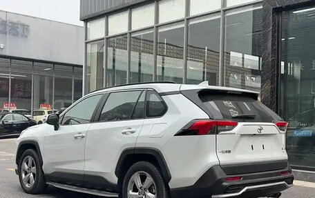 Toyota RAV4, 2022 год, 2 279 000 рублей, 4 фотография