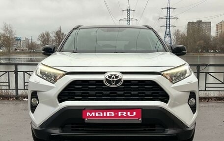 Toyota RAV4, 2021 год, 4 400 000 рублей, 4 фотография