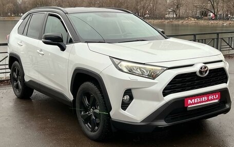 Toyota RAV4, 2021 год, 4 400 000 рублей, 6 фотография