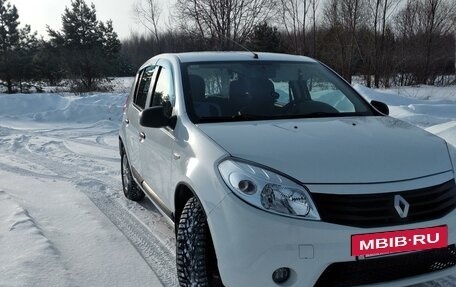 Renault Sandero I, 2012 год, 573 000 рублей, 2 фотография