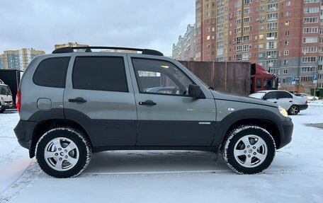 Chevrolet Niva I рестайлинг, 2011 год, 16 фотография