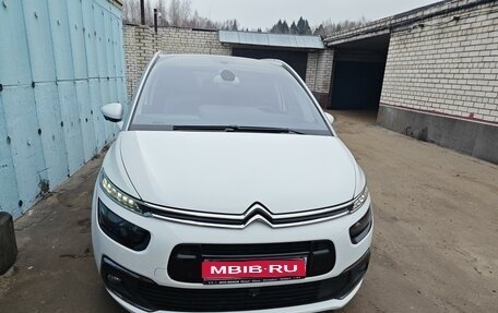 Citroen C4 Picasso II рестайлинг, 2017 год, 2 050 000 рублей, 1 фотография