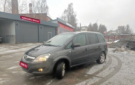 Opel Zafira B, 2012 год, 700 000 рублей, 1 фотография