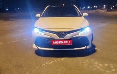 Toyota Camry, 2019 год, 2 300 000 рублей, 1 фотография