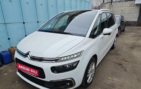 Citroen C4 Picasso II рестайлинг, 2017 год, 2 050 000 рублей, 3 фотография