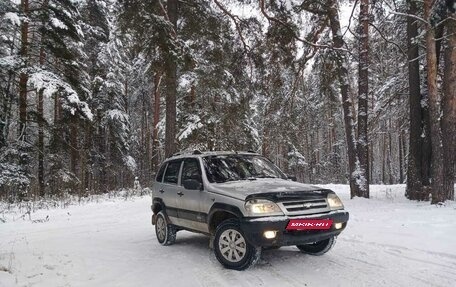 Chevrolet Niva I рестайлинг, 2003 год, 320 000 рублей, 2 фотография