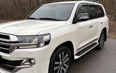 Toyota Land Cruiser 200, 2018 год, 10 600 000 рублей, 2 фотография