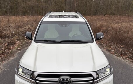 Toyota Land Cruiser 200, 2018 год, 10 600 000 рублей, 8 фотография