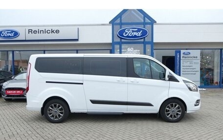 Ford Tourneo Custom I рестайлинг, 2023 год, 5 620 000 рублей, 3 фотография