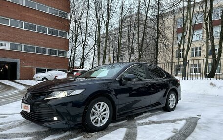 Toyota Camry, 2018 год, 2 580 000 рублей, 3 фотография