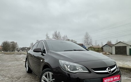 Opel Astra J, 2014 год, 980 000 рублей, 1 фотография