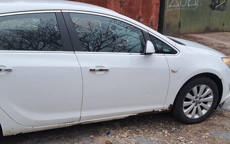 Opel Astra J, 2012 год, 650 000 рублей, 11 фотография