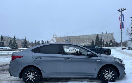 Hyundai Solaris II рестайлинг, 2018 год, 1 187 000 рублей, 5 фотография