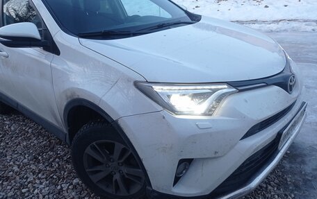 Toyota RAV4, 2018 год, 2 500 000 рублей, 5 фотография