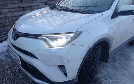 Toyota RAV4, 2018 год, 2 500 000 рублей, 6 фотография