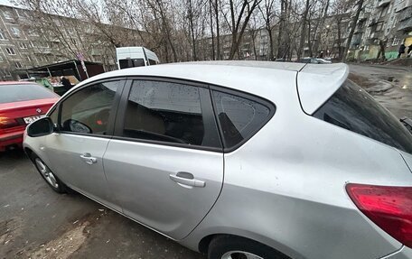 Opel Astra J, 2011 год, 700 000 рублей, 3 фотография