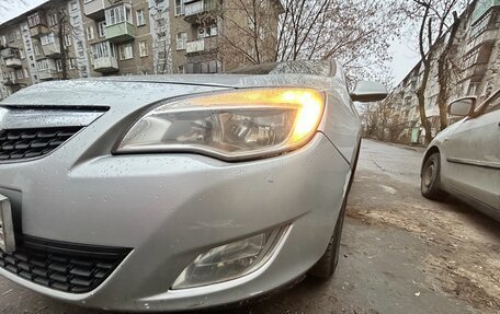 Opel Astra J, 2011 год, 700 000 рублей, 12 фотография