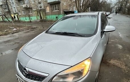 Opel Astra J, 2011 год, 700 000 рублей, 5 фотография