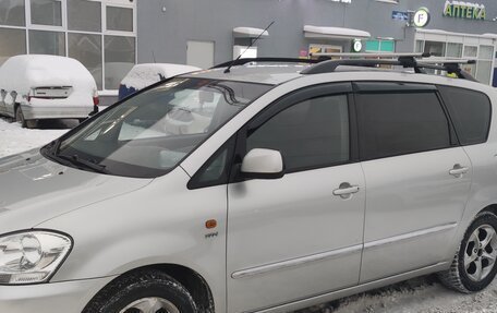 Toyota Avensis Verso I рестайлинг, 2003 год, 950 000 рублей, 3 фотография