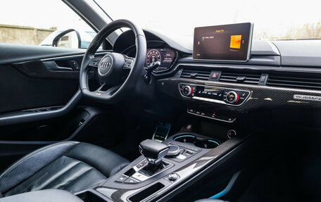 Audi A4, 2016 год, 3 600 000 рублей, 11 фотография