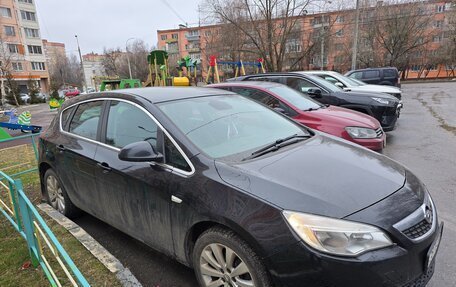 Opel Astra J, 2011 год, 800 000 рублей, 1 фотография