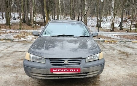 Toyota Camry, 1998 год, 420 000 рублей, 2 фотография