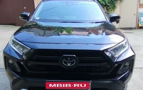 Toyota RAV4, 2019 год, 3 450 000 рублей, 12 фотография